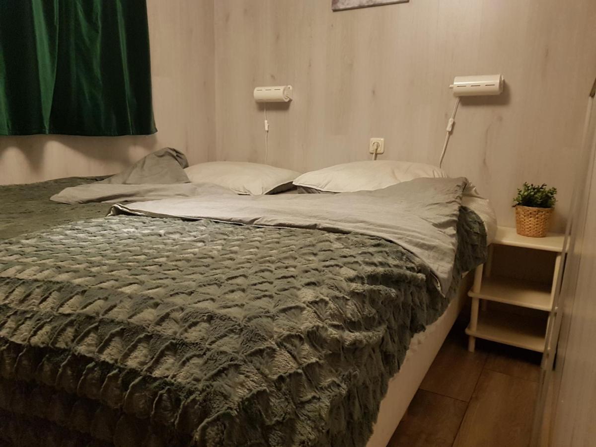 Chalet 2 Pers Met Hottub - Aan De Bosrand - Ijsselmeer - Gaasterland - Bos Рейс Экстерьер фото